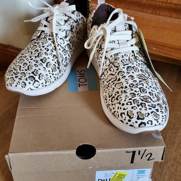 shoe - Picture 2 of 5